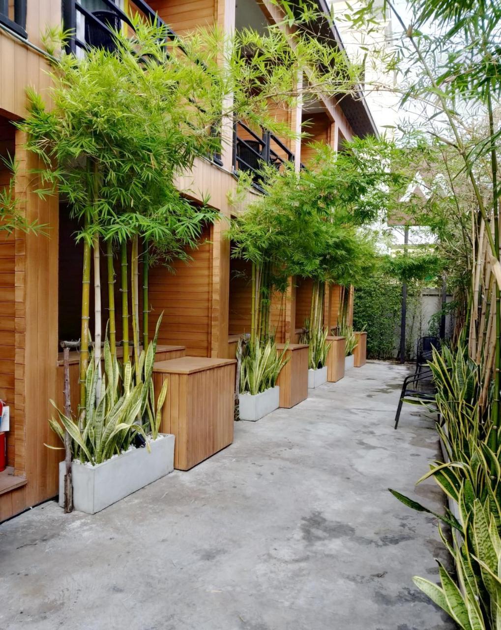 The M Pool Villas Bangkok - Bts Ekkamai Bagian luar foto